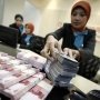 Rupiah Tembus Rp18.000 per Dolar AS, Masyarakat Panik Banyak Tarik Uang di Bank?
