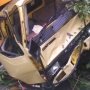 Gagal Menanjak, Truk Pakan Ayam Terjun Bebas ke Jurang