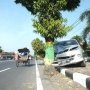 Mobil Rombongan Pemudik Tabrak Pohon karena Sopir Mengantuk