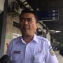 Kerja Keras Petugas KAI Atasi Penumpukan Penumpang di Stasiun