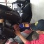 Isi Oli Mesin Motor Berlebihan, Ini Akibat Buruknya