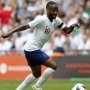 Cekik Leher Joe Gomez, Raheem Sterling Diistirahatkan dari Timnas Inggris
