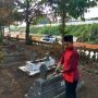 Ziarah Terakhir di Makam yang Akan Digusur untuk Tol Batang