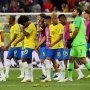 Bus Timnas Brasil Dilempari Batu Saat Tiba di Brasil, Benarkah?