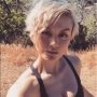 Berbikini, Agnez Mo Pose Mesra Bareng Pacar di Pantai California