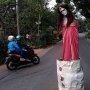 Patung di Tengah Jalan Semarang Ini Bikin Heboh Warga