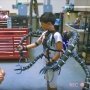 Jutawan Bitcoin Ini Bikin Lengan Robot Musuh Spiderman