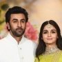 Ranbir Kapoor dan Alia Bhatta Resmi Jadi Suami Istri, Kareena Kapoor Jadi Saksi