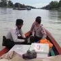 Demi Distribusikan Logistik Pilkada, Mereka Menantang Buaya