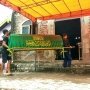 TPS Unik: di Tengah Makam, Dengan Petugas Berdandan Seram
