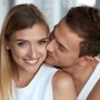 5 Sentuhan Fisik Ini Bikin Hubungan Cinta Semakin Mesra