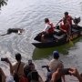Mayat Berbaju Dalam Hitam dan Terikat Koper Mengambang di Waduk