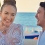 Nadine Chandrawinata - Dimas Anggara Gelar Resepsi di Pantai