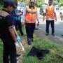 Heboh Jenazah Bayi Terbungkus Plastik di Pinggir Tol Bintaro