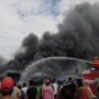 Watercanon Bantu Pemadaman Kapal Terbakar di Teluk Benoa