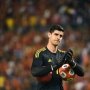Diminati Real Madrid, Courtois Buka Peluang Bertahan di Chelsea