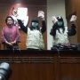 KPK Tampilkan Uang Rp 500 Juta Kasus Suap Eni Maulani Saragih