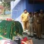 Anies Jadi Imam Salat Jenazah Petugas Damkar yang Tewas di Sunter
