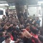 Video Bentrok Caleg PDIP dan Perindo di Depan Kantor KPU