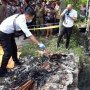 Keji! Bayi yang Dibuang Orangtua Hangus Terbakar di Tong Sampah