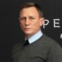 Ngeri...James Bond Datangi Salah dan Mane ke Kamar Ganti