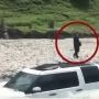 Apes! Pengin Hemat Biaya Cuci Mobil, SUV Ini Malah Tenggelam
