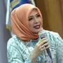 Adu Gaya Hijab Wury Estu Handayani dan Nur Asia Uno, Cantik Mana?