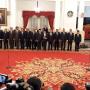Jokowi Lantik Guru Besar UGM Jadi Hakim MK