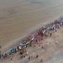 Menghadap Laut, Cara Menteri Susi Ajak Warga Bersihkan Pantai