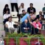 Jokowi Nonton Aksi Perenang Indonesia Bareng Sandiaga Uno