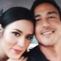 Naik Mobil Tua nan Langka, Warganet Samakan Hamish Daud dengan Sopir Taksol