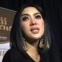 Reaksi Lucu Syahrini Kalau Dapat Lemparan Kaus Pebulutangkis Jojo