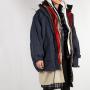Balenciaga Bikin Jaket dengan Desain Seperti Tumpukan Baju