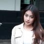Tak Perlu Umbar Keseksian, 5 Artis Ini Tetap Memukau saat Liburan