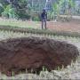 Ukuran Lubang Misterius di Sukabumi Buat Panik Warga