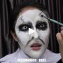 Begini Tutorial Make-up Valak Seksi ala Ladyboy Thailand