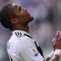 Juventus vs AC Milan, Douglas Costa Tak Ingin Remehkan Lawan