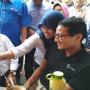 Makan Soto di Pinggir Jalan, Sandiaga: Tempenya Tak Setipis ATM