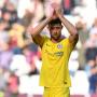 Giroud Sarankan Gary Cahill Bertahan di Chelsea