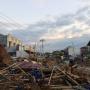Hemat Setetes Air, Tidur Beratapkan Langit Pasca Gempa Palu