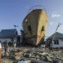 Dihantam Tsunami Palu, Kapal Berbobot 500 Ton Terhempas ke Jalan