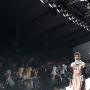 Dian Pelangi Bawa Gaya Sporty di Ajang Jakarta Fashion Week 2019