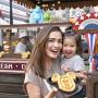 Yasmine Wildblood Liburan di Hong Kong Disneyland, Seru Banget!