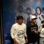 Nissa Sabyan Nangis di Panggung, Logo Band Disorot: Jiplak Punya The Strokes?