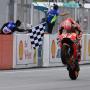 Habis-habisan Kejar Rossi, Marquez : Saya Membalap dengan Insting