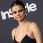 Gara-Gara Rilis Baju Renang, Selena Gomez Kena Rumor Implan Payudara Lagi