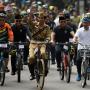 Alasan Jokowi Kenakan Baju Pejuang di Hari Pahlawan