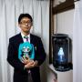 Lelaki Jepang Ini Nikahi Kekasih Hologram