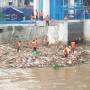Sehari, Total Sampah di Pintu Air Manggarai Bisa Capai 70 Truk