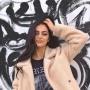 Gaun Seksi Bikin Influencer Ini Diusir dari Museum Louvre